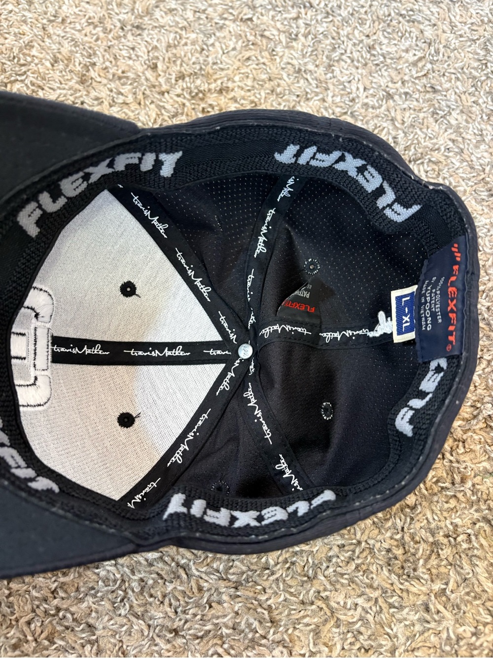 Travis Mathew Hat Cap Fitted Mens Medium Black Flexfit Golf Logo Stretch L/XL - Picture 7 of 7